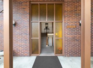 11520 SW Crown Dr UNIT 11, King City, OR 97224