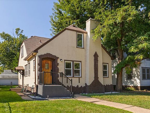 2nd image of 3847 Aldrich Ave N