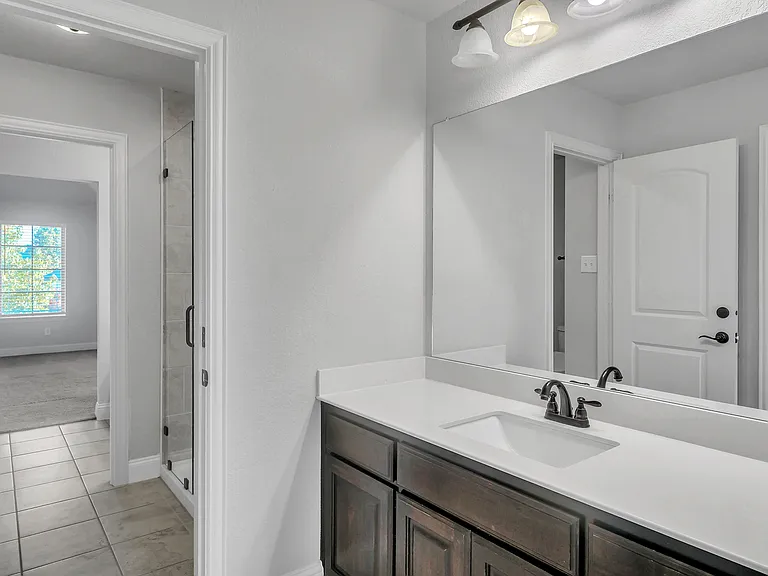 1708 Stillwater Dr — Photo 25
