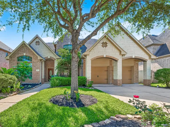 635 Doscher Ln, Sugar Land, TX 77479