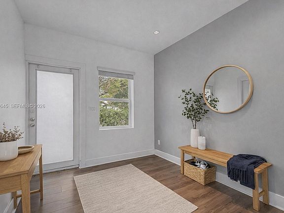 5th image of 2900 SW 4th St