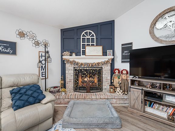 5th image of 4909 W Prairiewood Dr