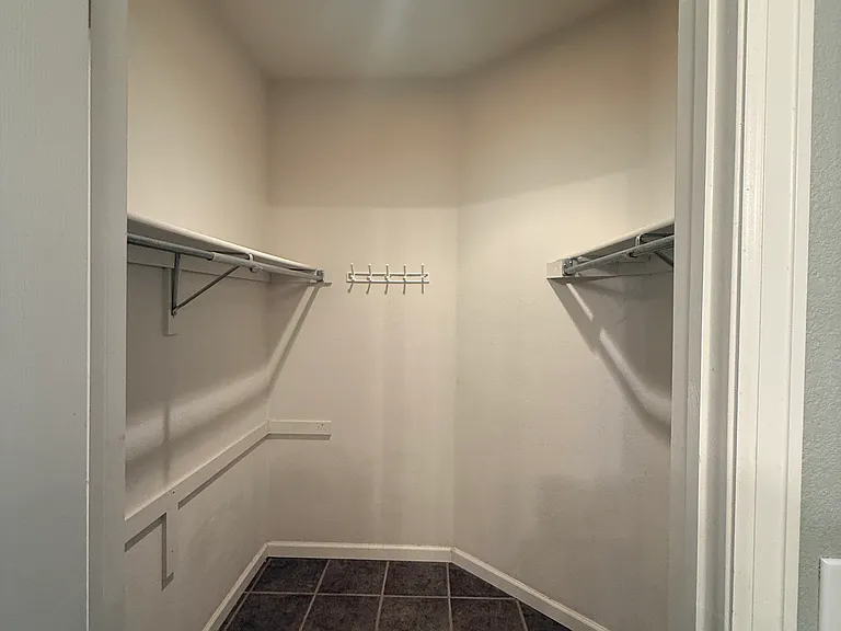 Master Bedroom Walking Closet