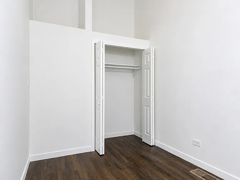 8714 S Commercial Ave — Photo 12