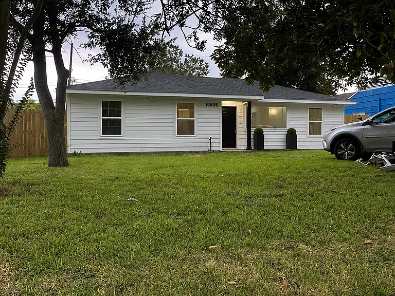 10506 Chesterfield Dr — Photo 16