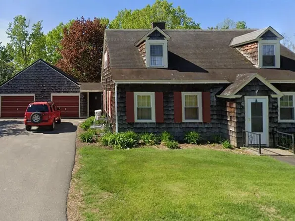 21 Mayo Street, Dover-Foxcroft, ME 04426