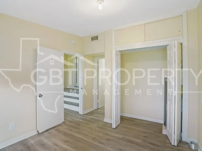 328 Williams St — Photo 22