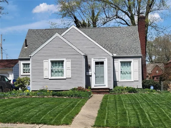 217 34th St NW, Canton, OH 44709