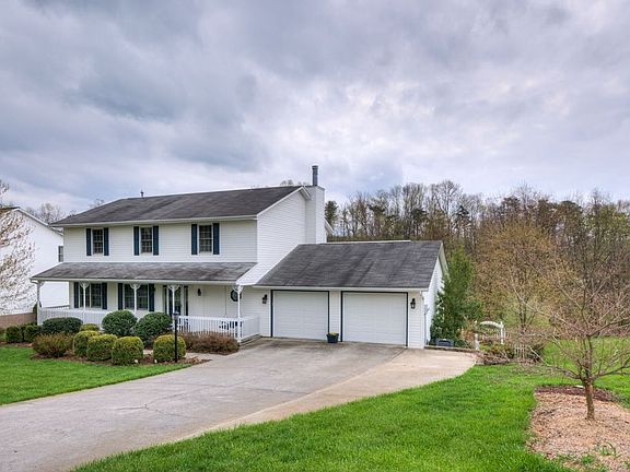 3rd image of 1317 Karr Ln