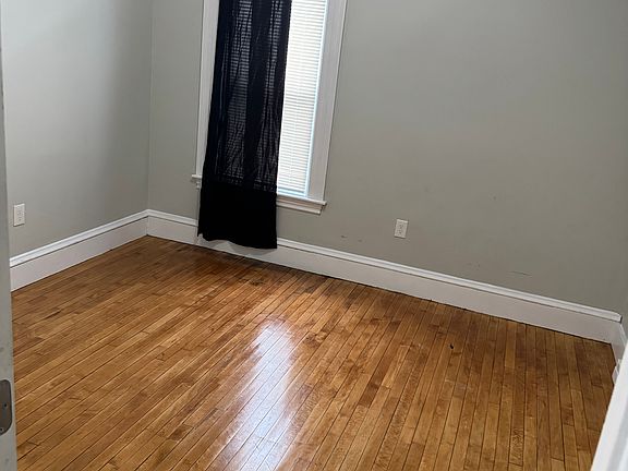 4th image of 91 E Ashland St #1