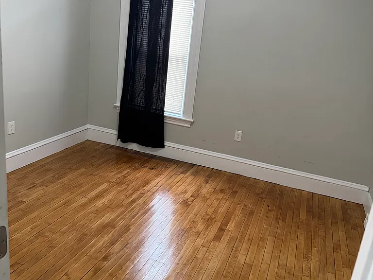 91 E Ashland St #1 — Photo 4