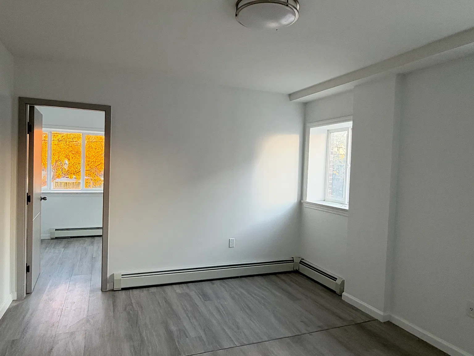 3 bed, 1100 sqft, $3,700 — Photo 2