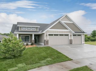 2875 Sand Trap Rd SE, Rochester, MN 55904
