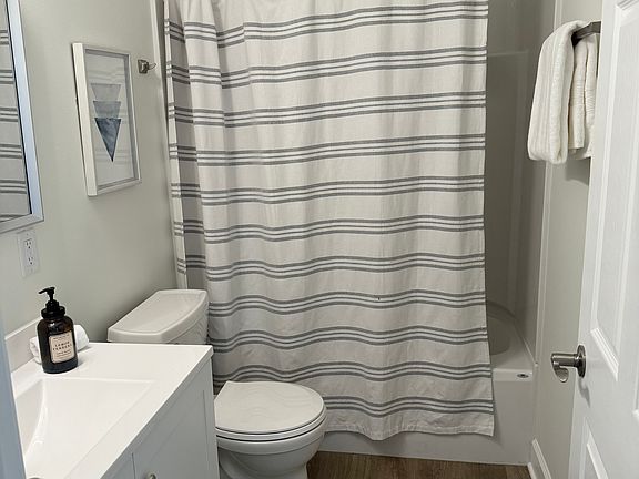 5th image of 34 W Franklin St #2