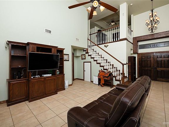 3rd image of 3317 W Temple Dr