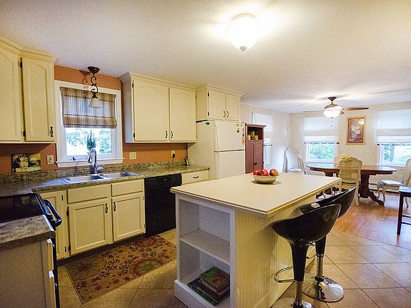 4th image of 2 Shannon Ln