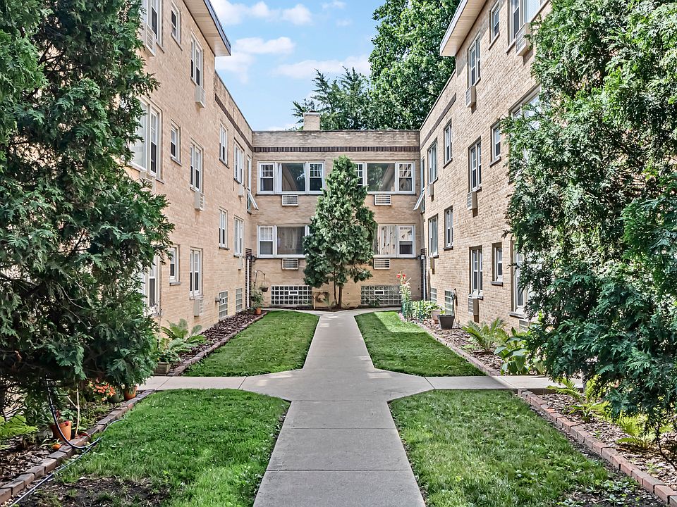 1st image of 1815 W Touhy Ave APT 3