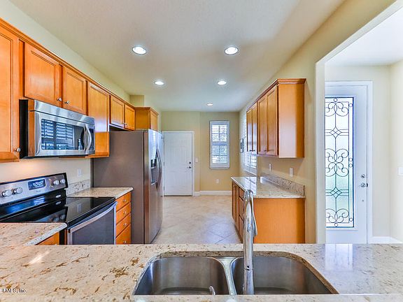 4th image of 229 Cypress Bay Dr
