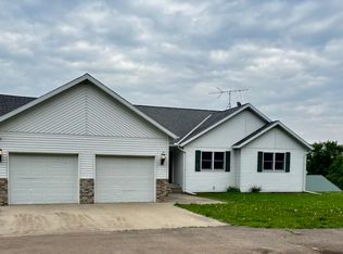43773 361st Ln, Saint Peter, MN 56082