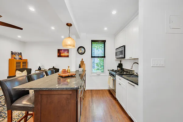 Sold by Remax Edge | media 2