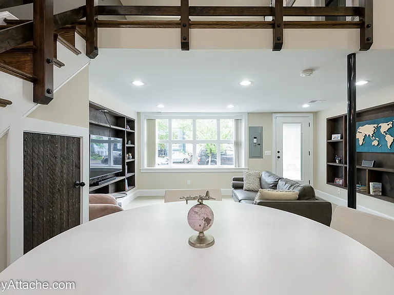 717 F St NE — Photo 3