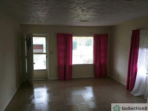 2nd image of 3096 Bolivar St
