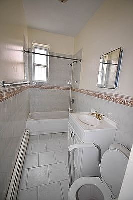 3rd image of 2832 W 35th St #1F