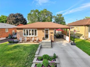 588 Highpoint Ave, Waterloo, ON N2L4N1