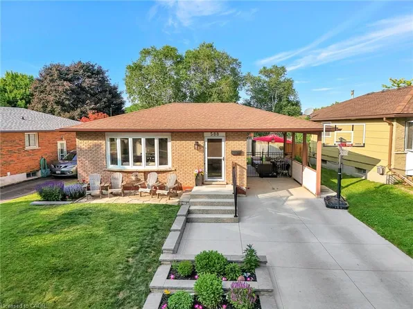 588 Highpoint Ave, Waterloo, ON N2L 4N1