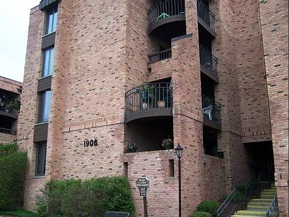 1st image of 1906 E Shorewood Blvd Unit 160