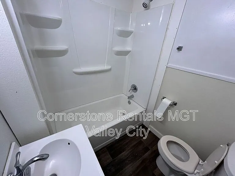 208 5th Ave SW #3 — Photo 9