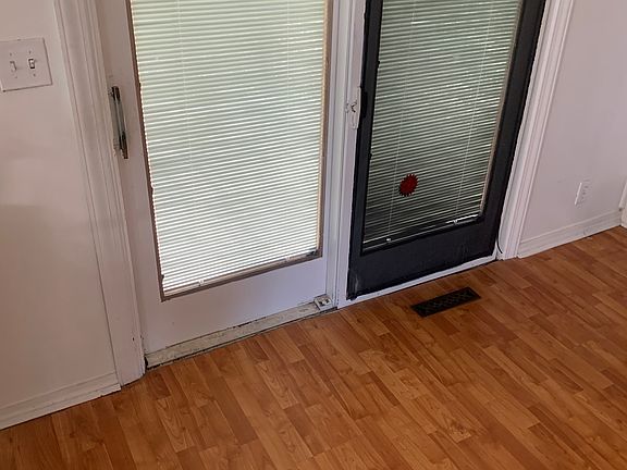 5th image of 5500 NW Meadowvale Dr