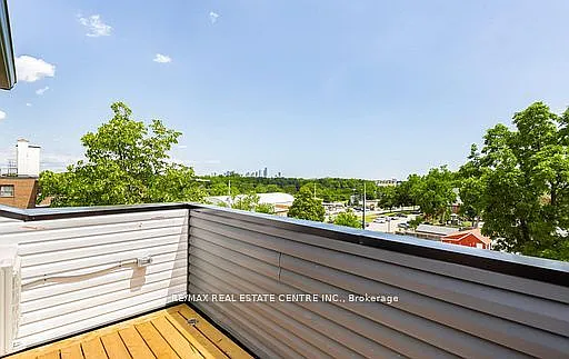 271 Queen St S #204 — Photo 19
