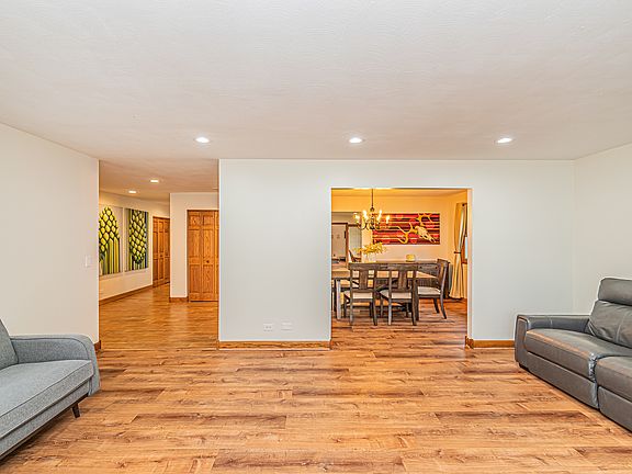 4th image of 105 Mendon Ln