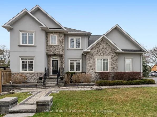 1 Centre St W, Whitby, ON L1M 1C1