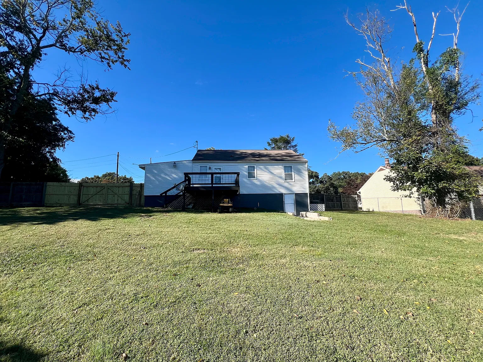 5715 Sanford Rd — Photo 4