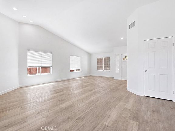 4th image of 23745 Casa Bonita Ave