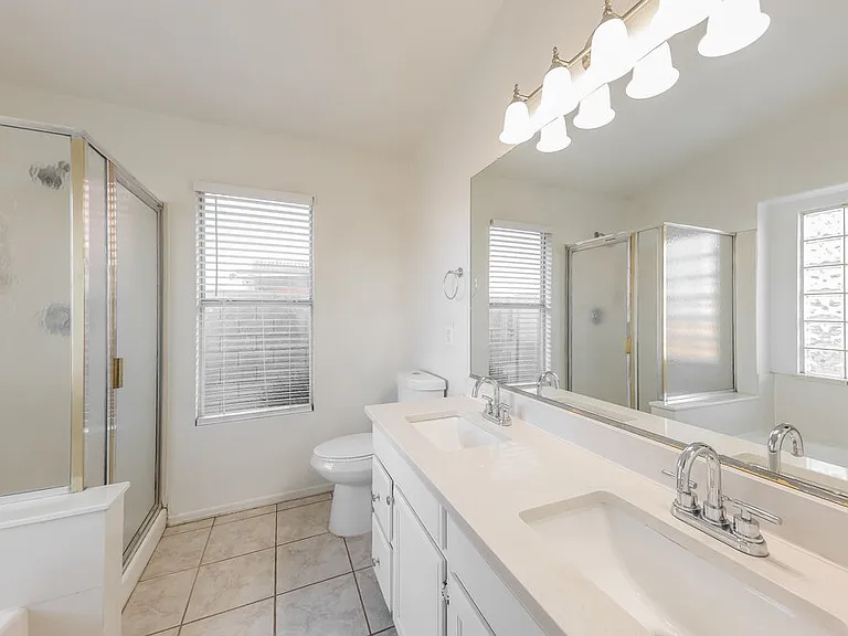 2709 N 122nd Ave — Photo 11