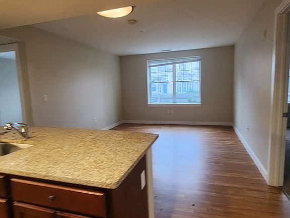4th image of 20 Pond St APT 305