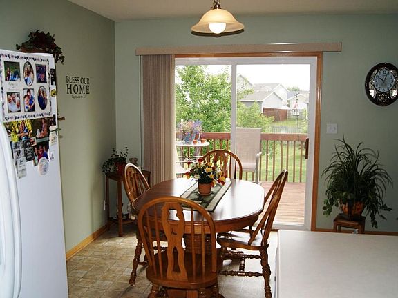 2nd image of 4212 Crestmoor Ave