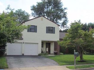 440 Twin Streams Dr, Warminster, PA 18974