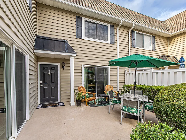 850 Mallery St #F6 — Photo 15