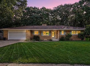 3010 Country Club Dr, Muskegon, MI 49441