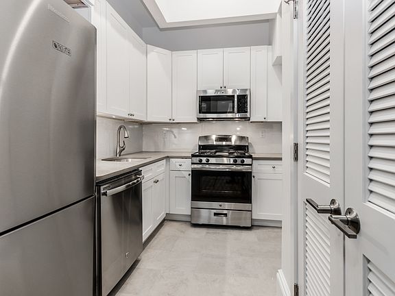 4th image of 14 W 69th St APT 5