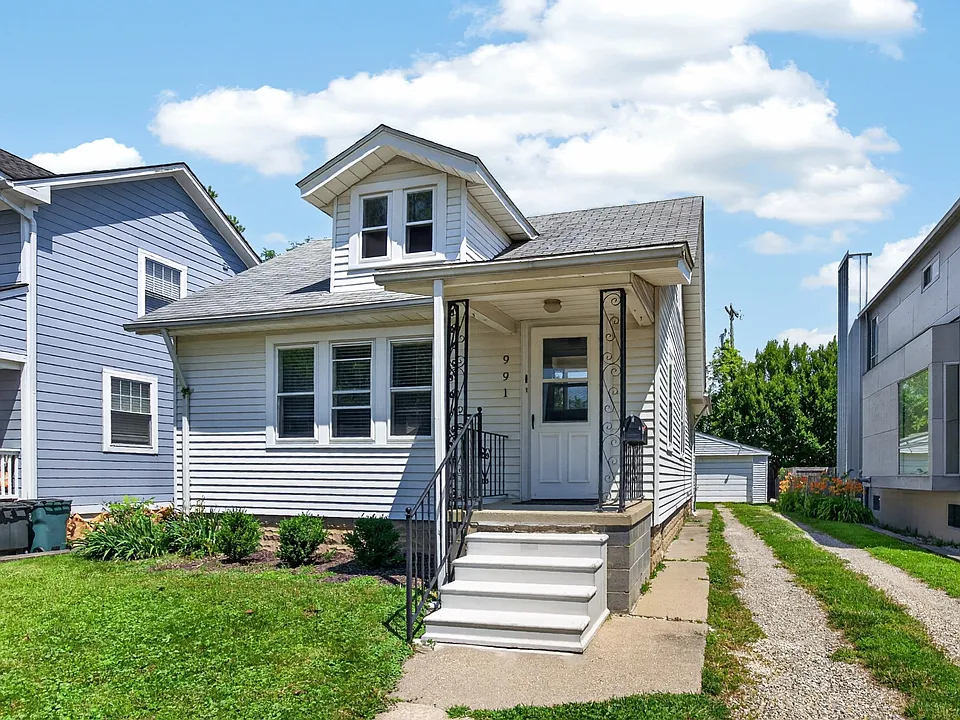 991 Humphrey Ave