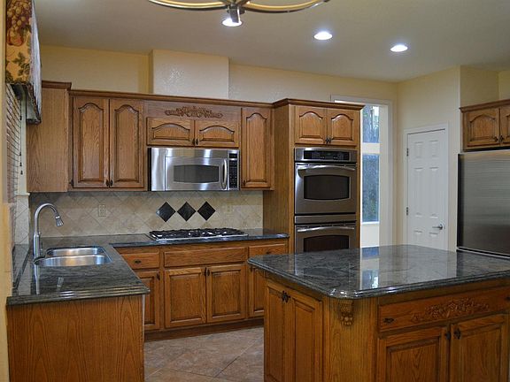 5th image of 108 Brown Duvall Ln