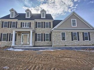 9 Ridge Dr, Carlisle, PA 17015