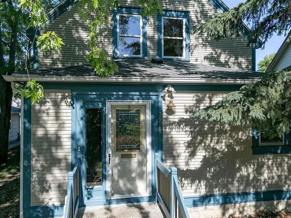 1st image of 3208 31st Ave S