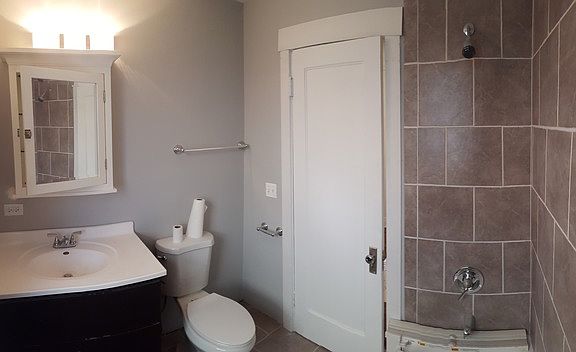 5th image of 7626 N Greenview Ave #2