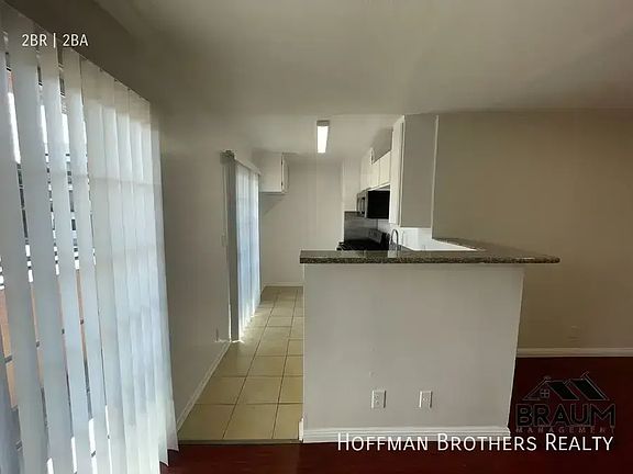4th image of 4402 Stern Ave #2